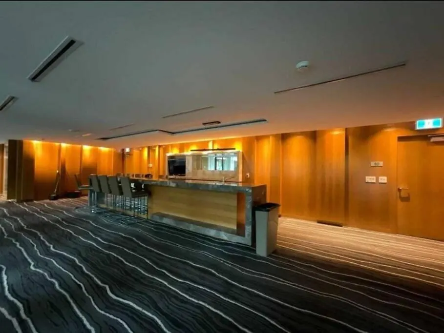 Cn Tower View With Free Parking, Pool, & More Amenities Toronto 0*,