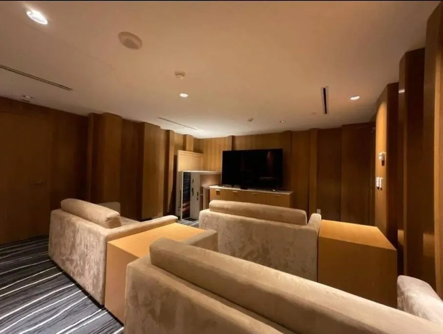 Apartment Cn Tower View With Free Parking, Pool, & More Amenities Toronto Canada